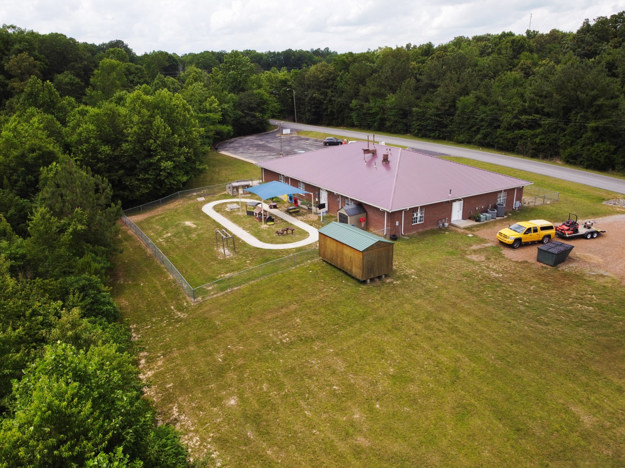 200 Bulldog Blvd Property Photo 3