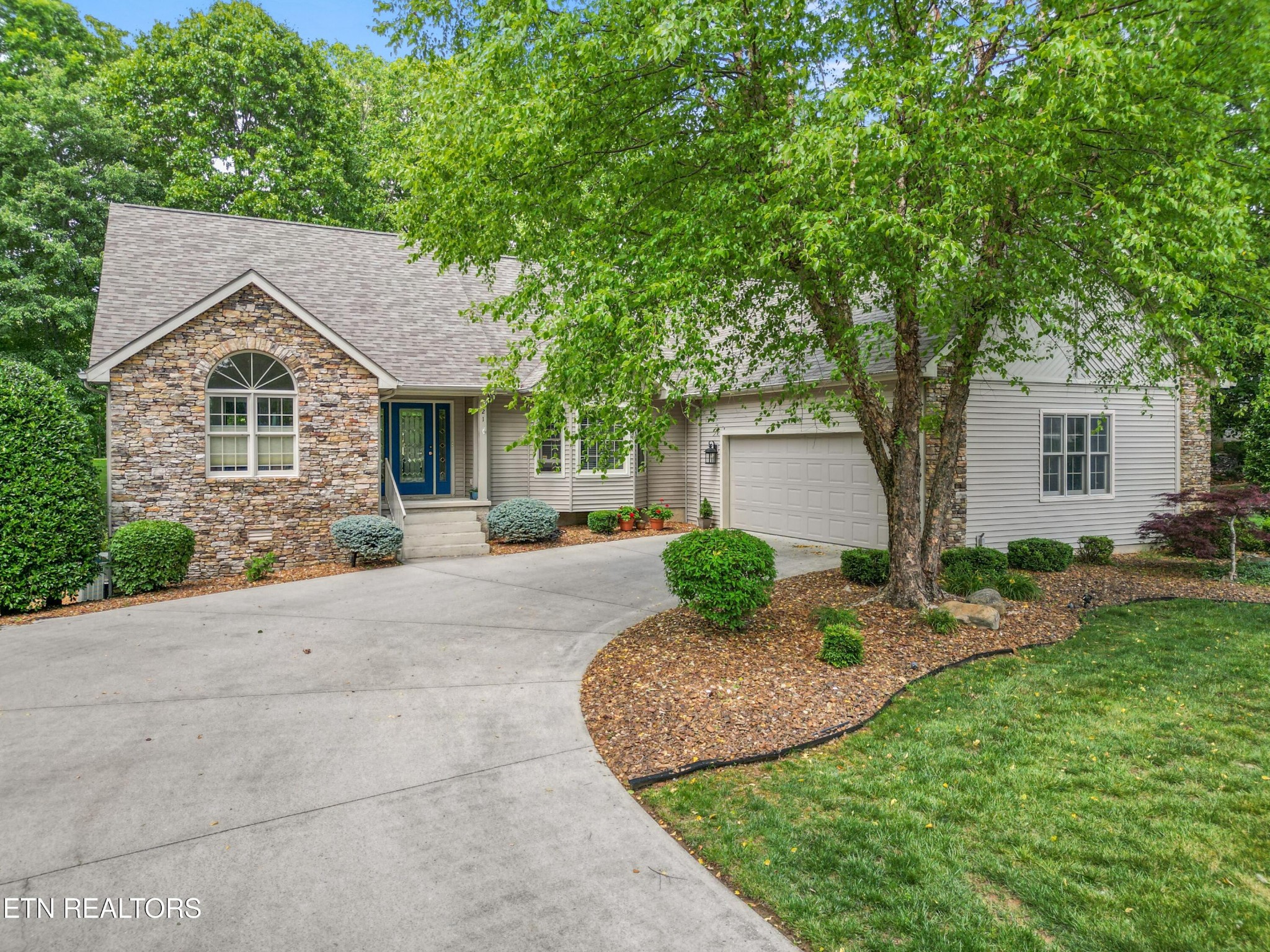 21 Lexham Court Property Photo 1