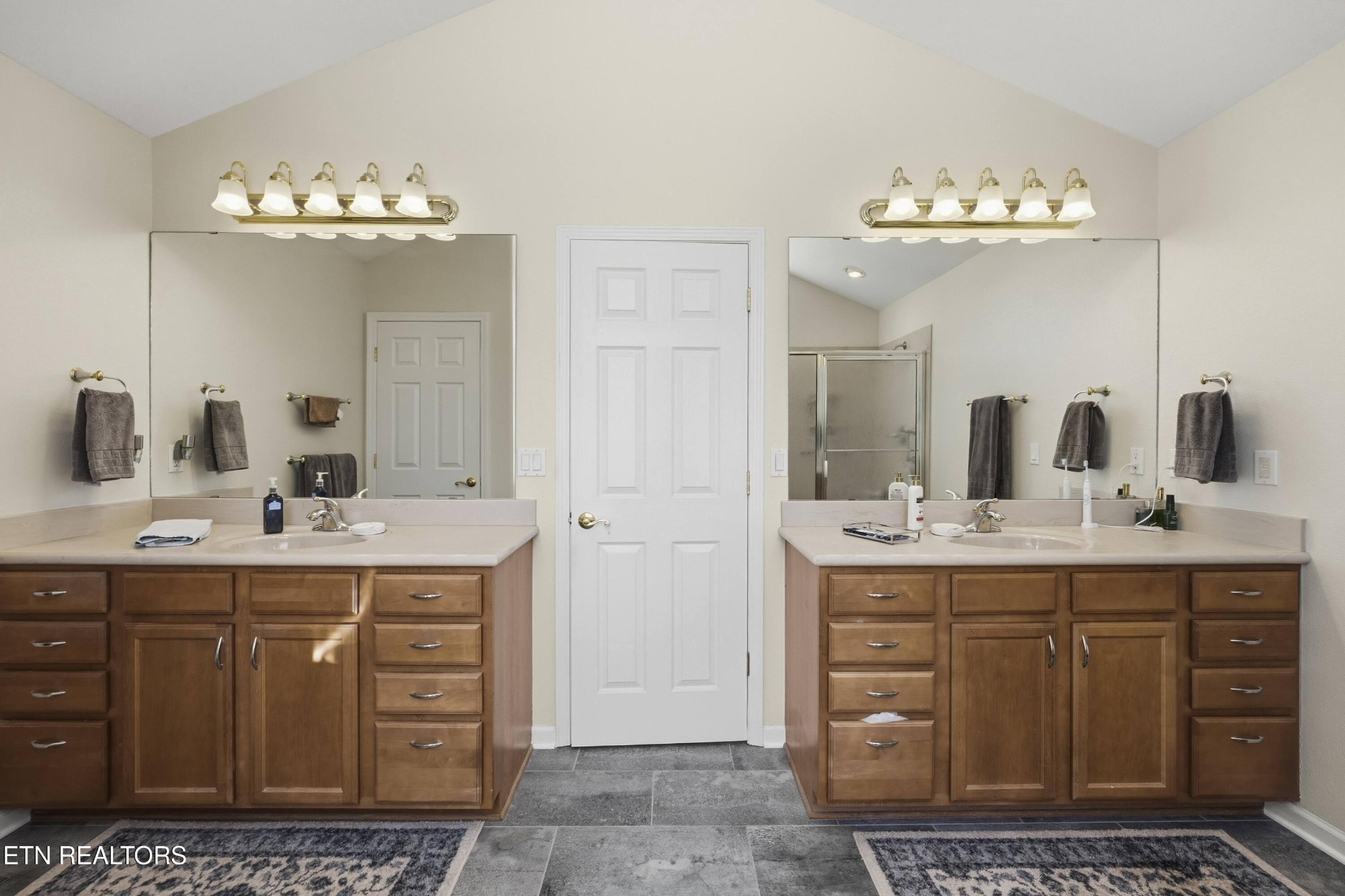 21 Lexham Court Property Photo 31