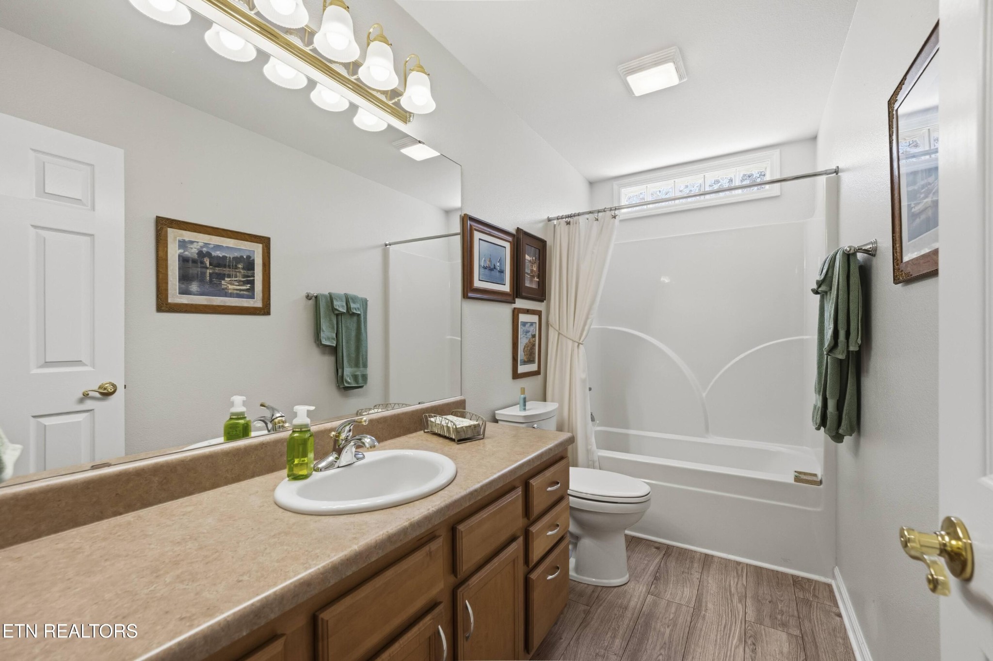 21 Lexham Court Property Photo 36