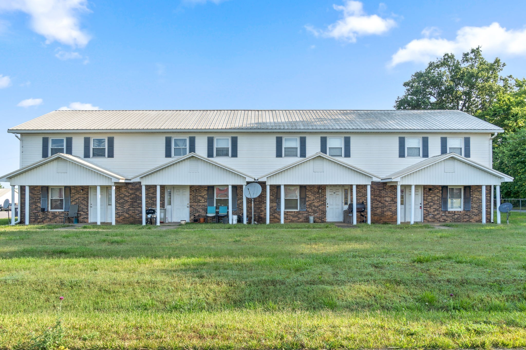 286 Thompsonville Ln Property Photo 1
