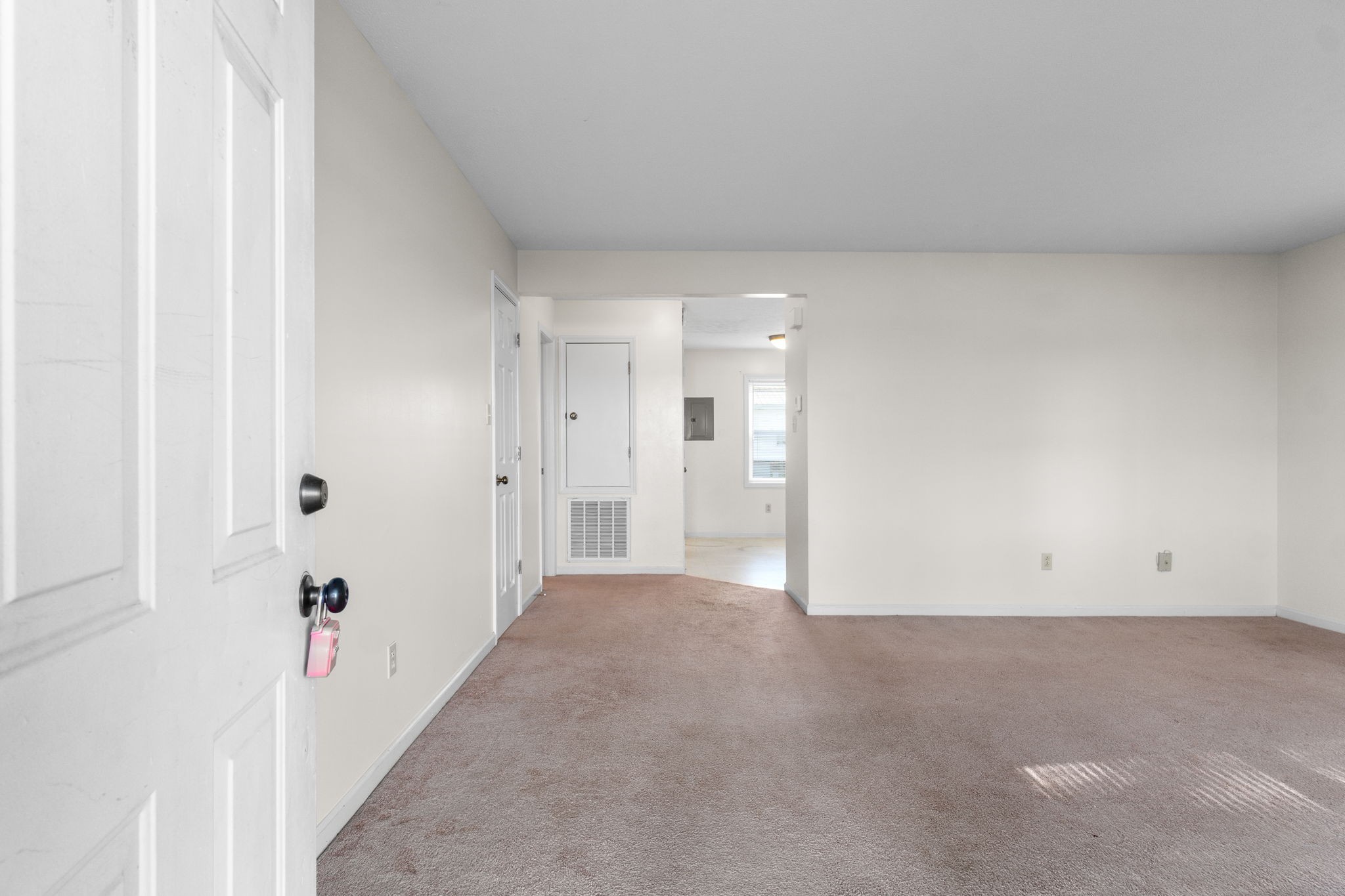 286 Thompsonville Ln Property Photo 2