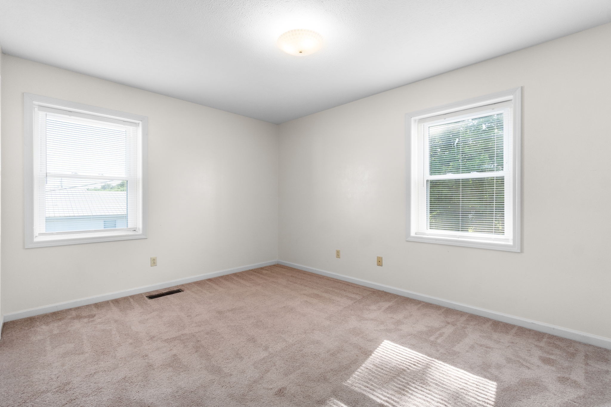 286 Thompsonville Ln Property Photo 14