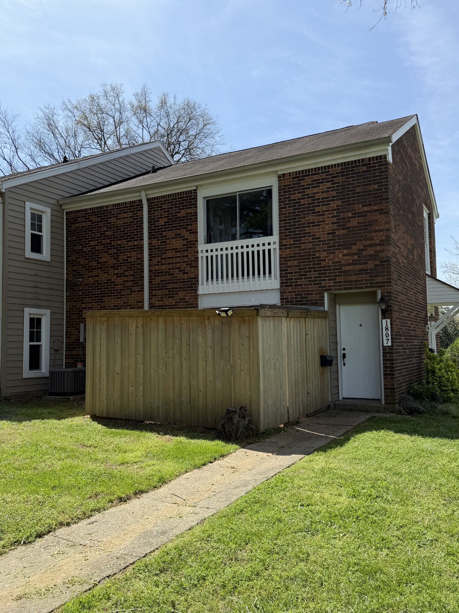 1807 Granville Rd