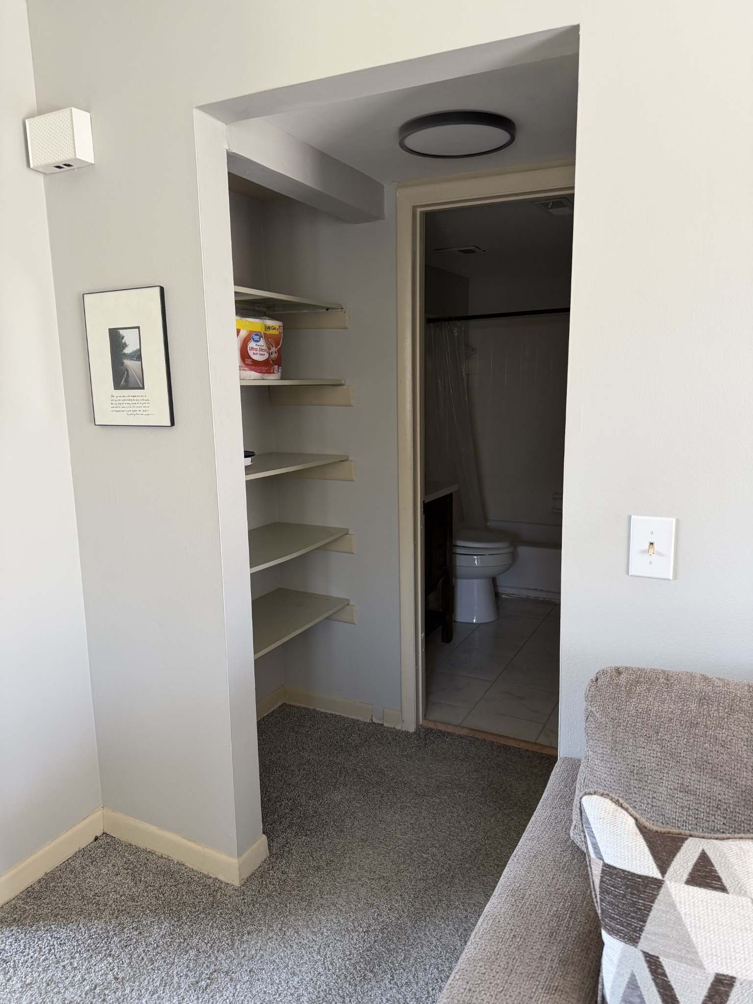 1807 Granville Rd Property Photo 11