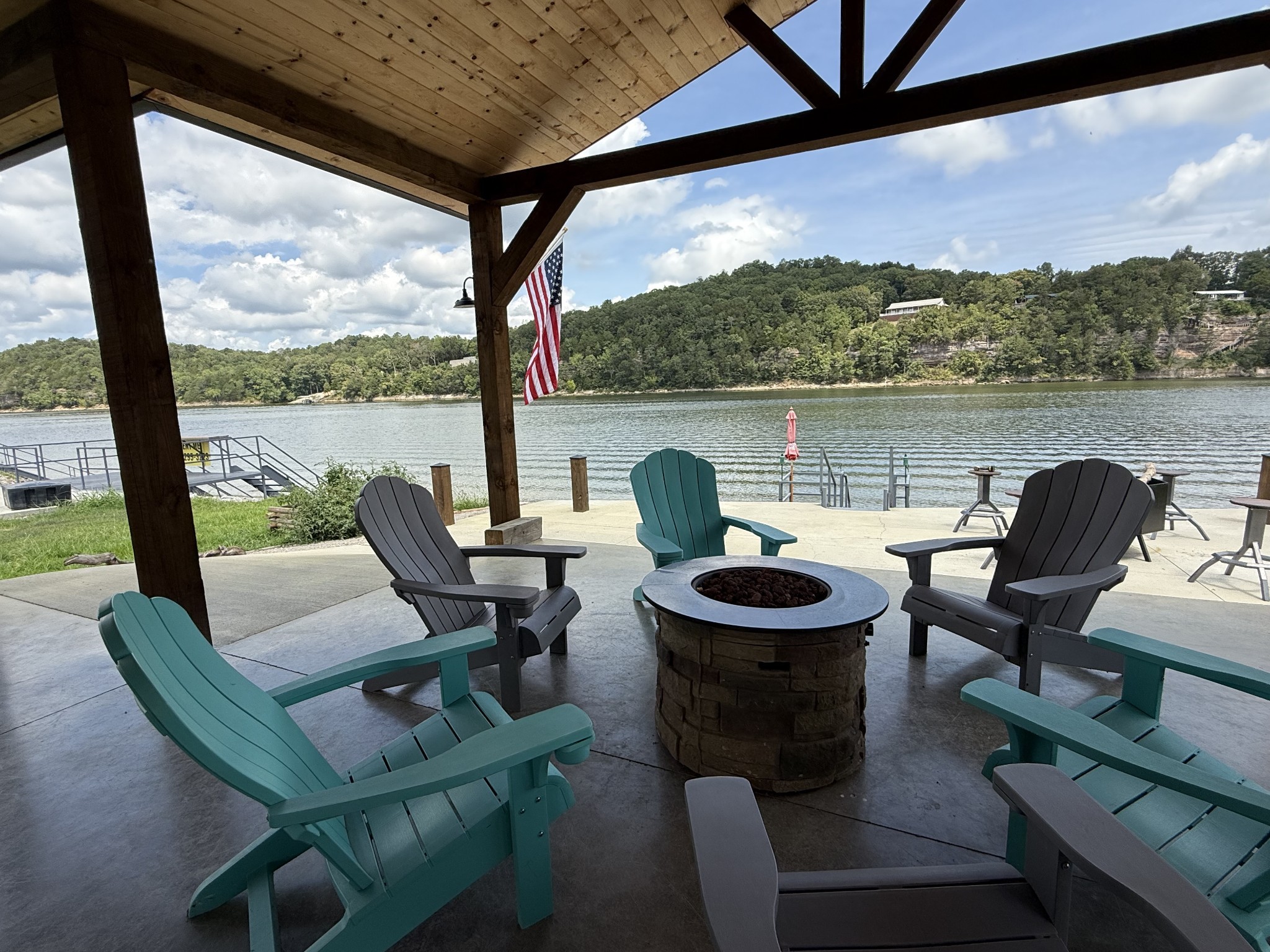 188 S River Front Dr Property Photo 1