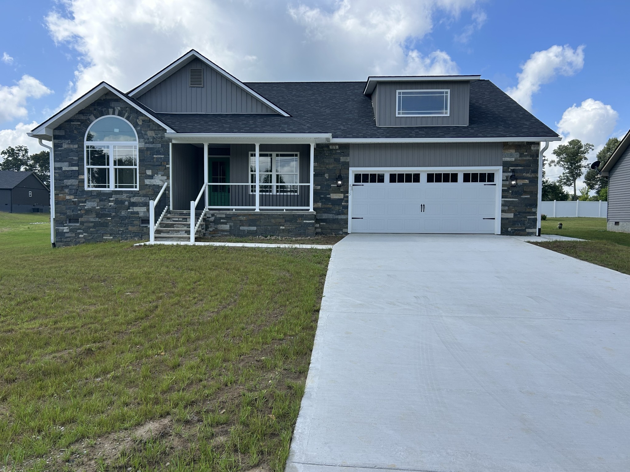 815 Colby Cir Property Photo 1