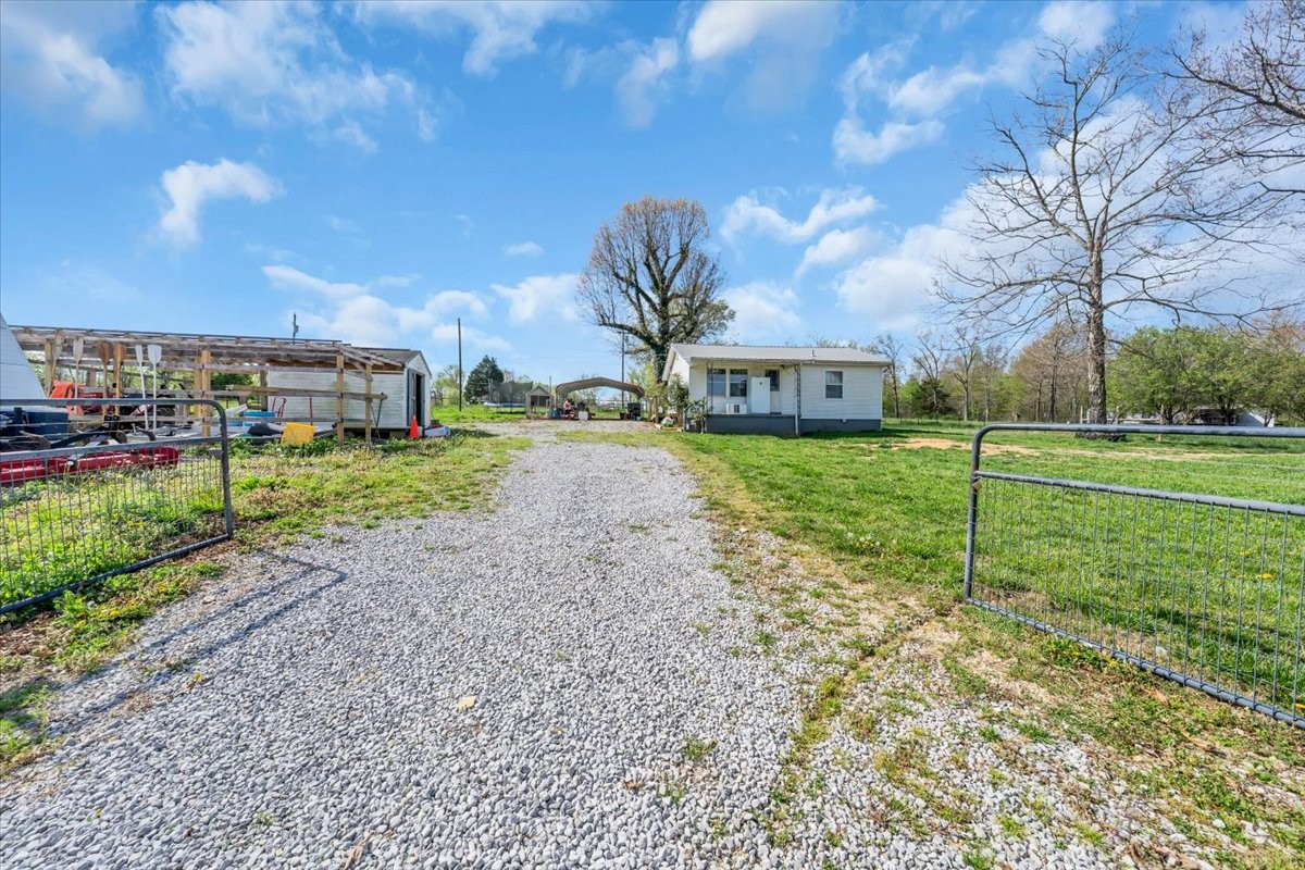 784 Burch Ln Property Photo 18