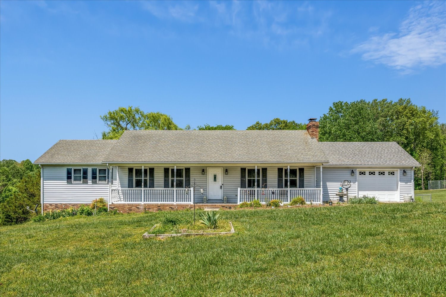 1323 York Rd Property Photo 1