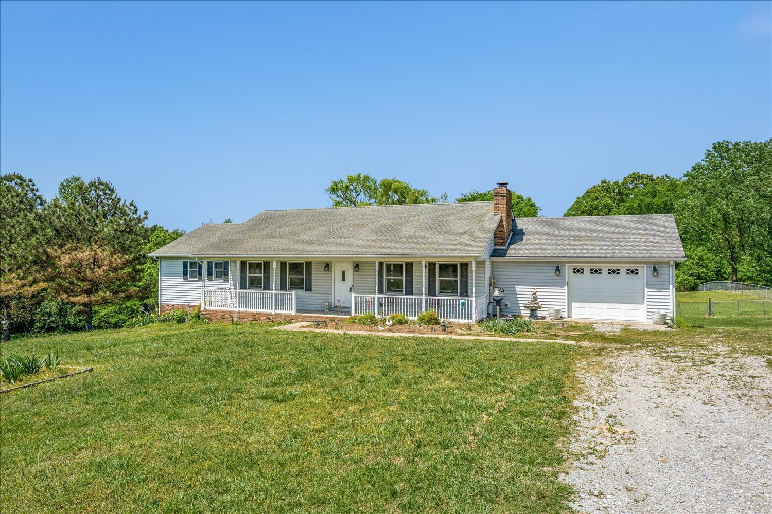 1323 York Rd Property Photo 2