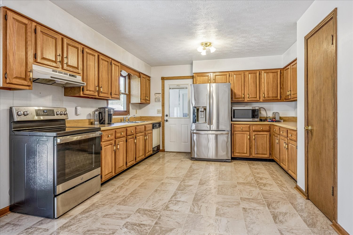 1323 York Rd Property Photo 10