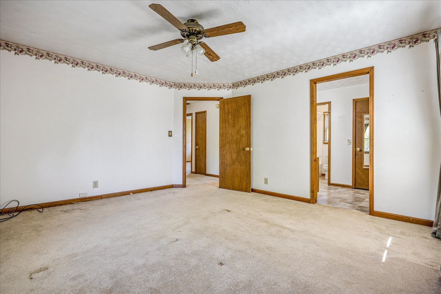 1323 York Rd Property Photo 23