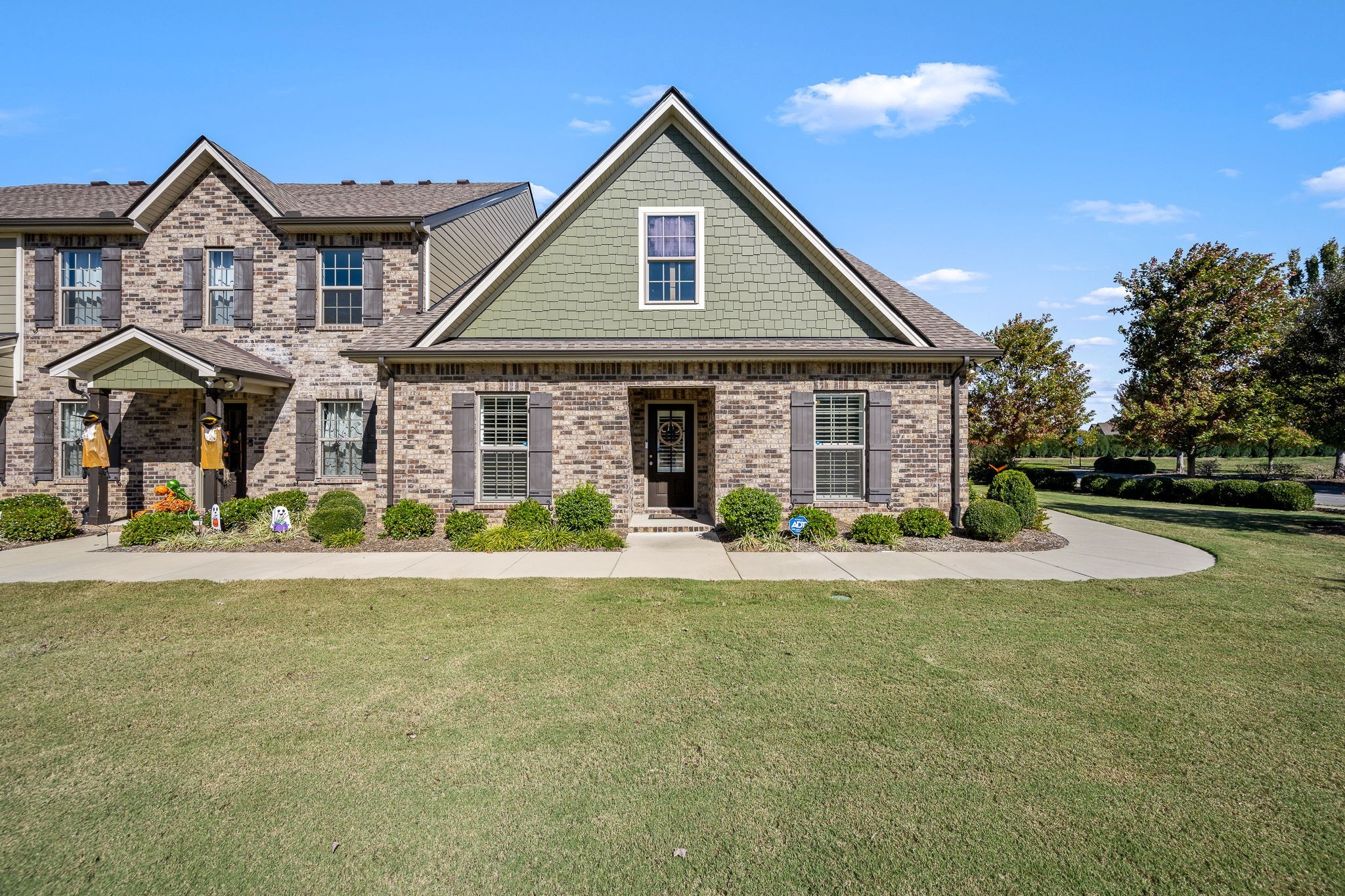 5640 Maples Retreat Dr Property Photo 1