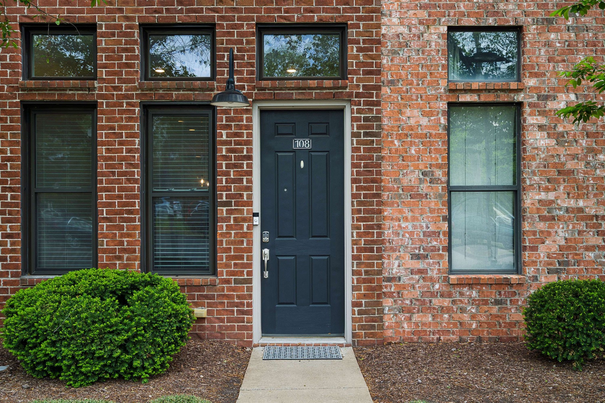 760 Wedgewood Park
