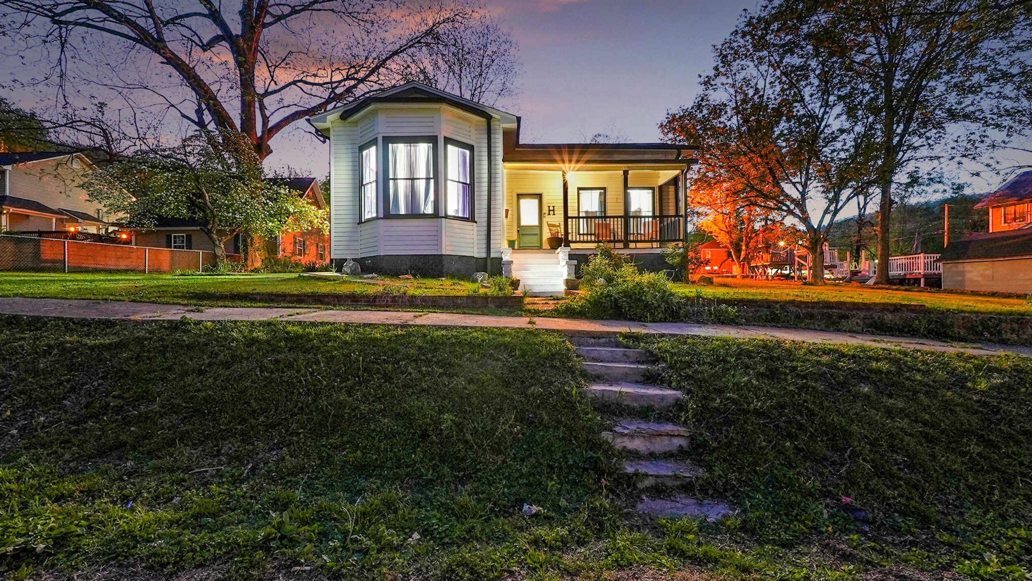 306 Pine Avenue Property Photo 1