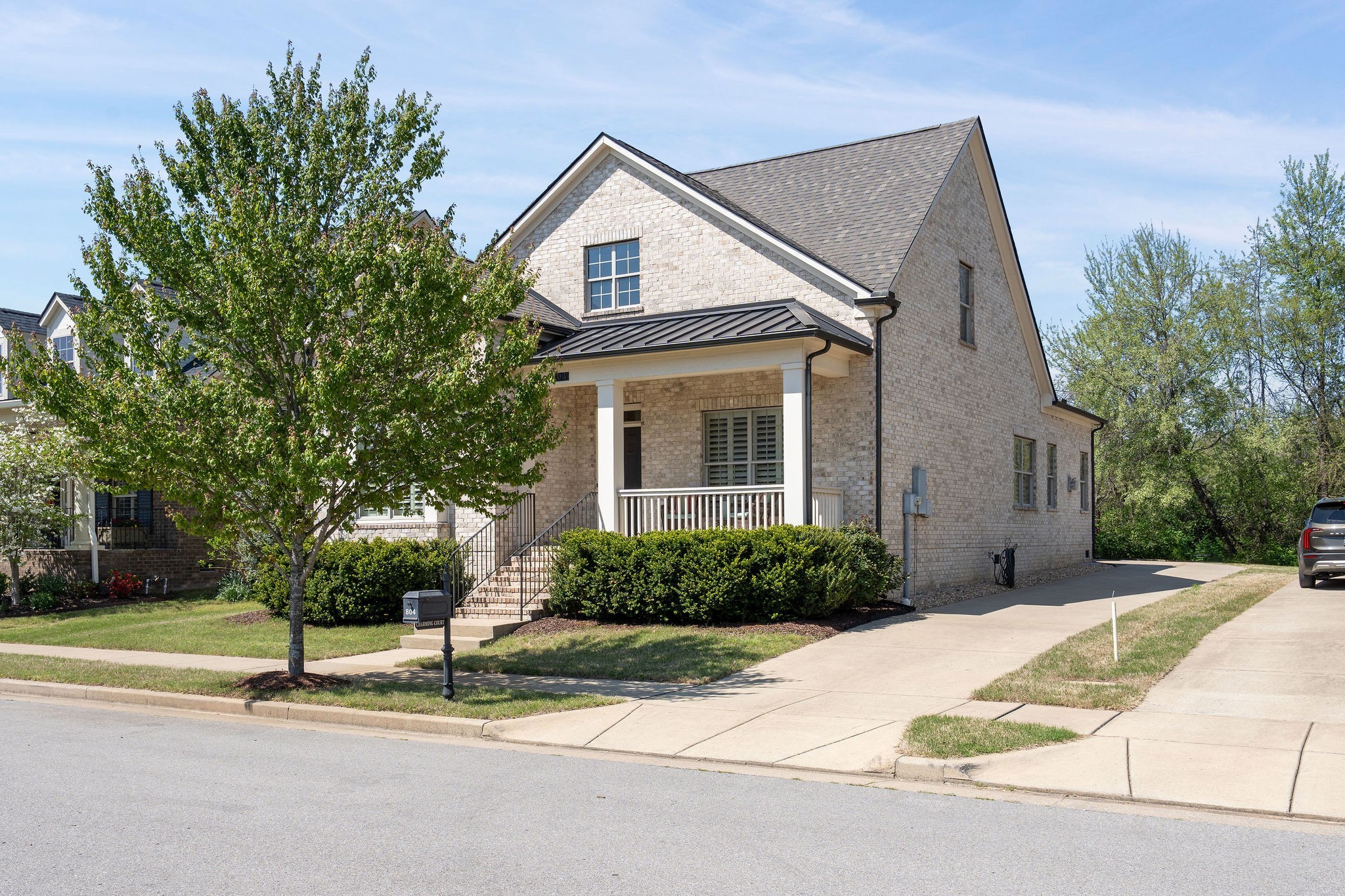 804 Charming Ct Property Photo 4