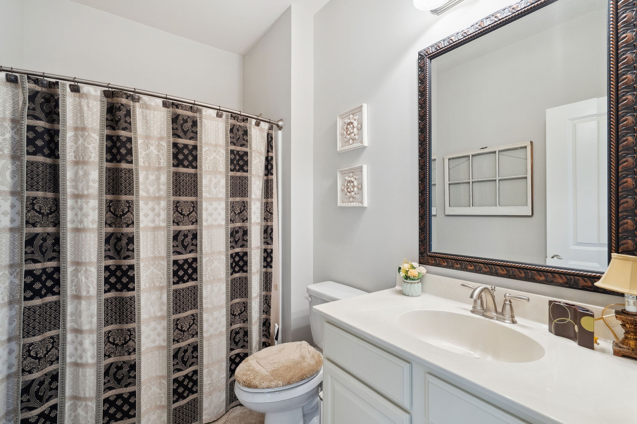 804 Charming Ct Property Photo 26