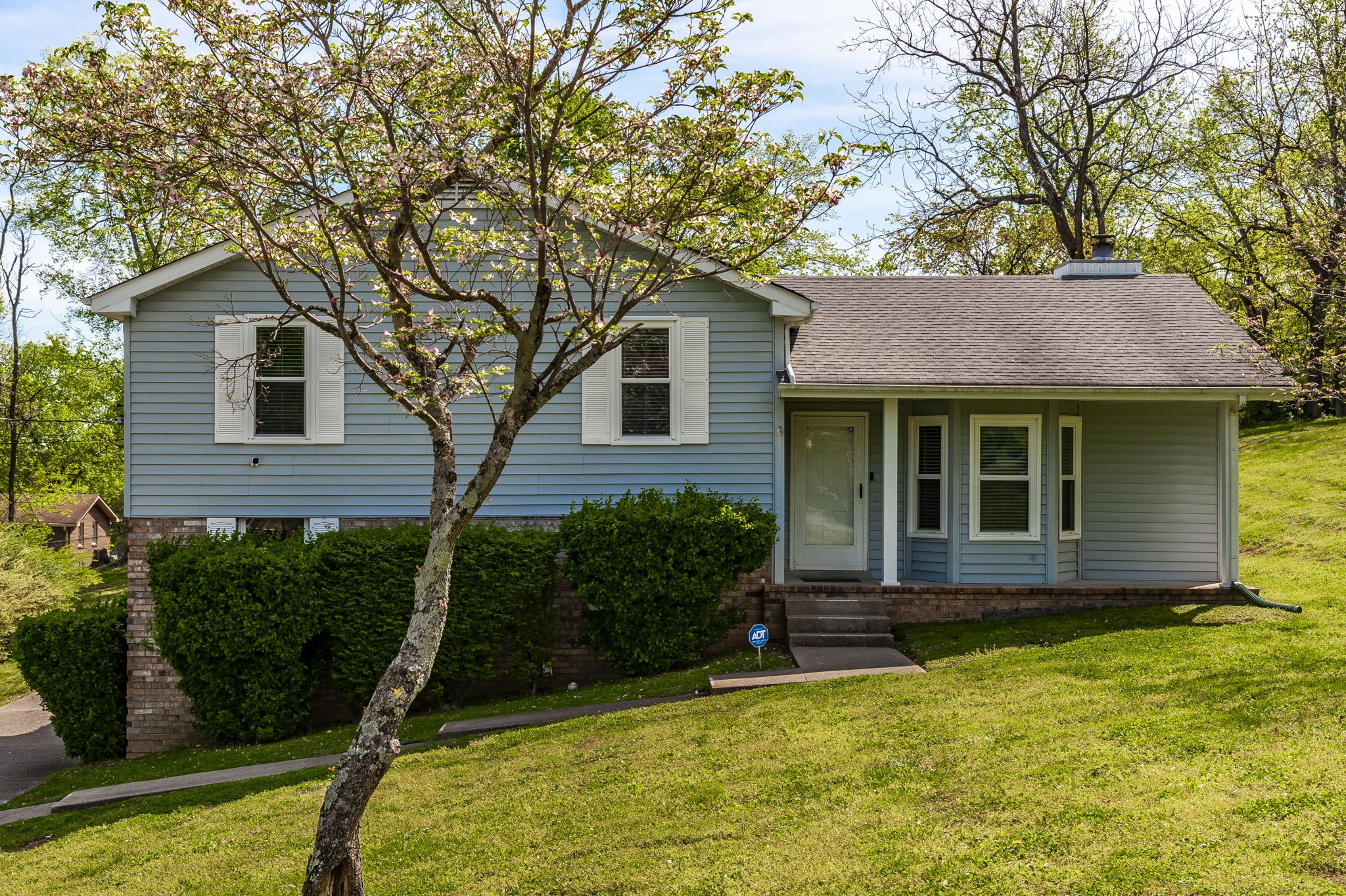 154 Lakeside Park Dr Property Photo 1