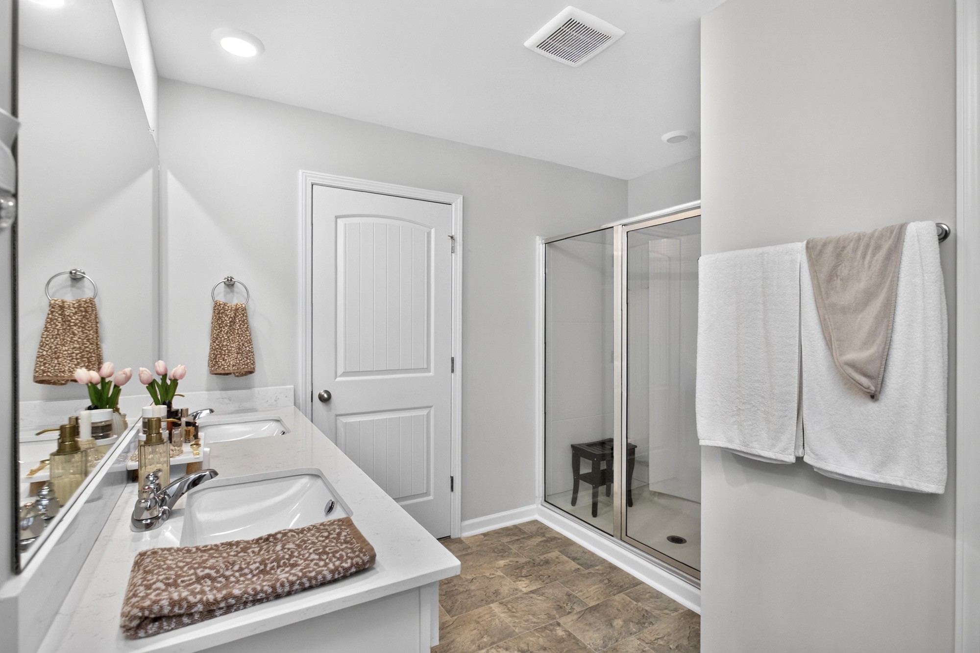 7301 Golden Way Property Photo 8