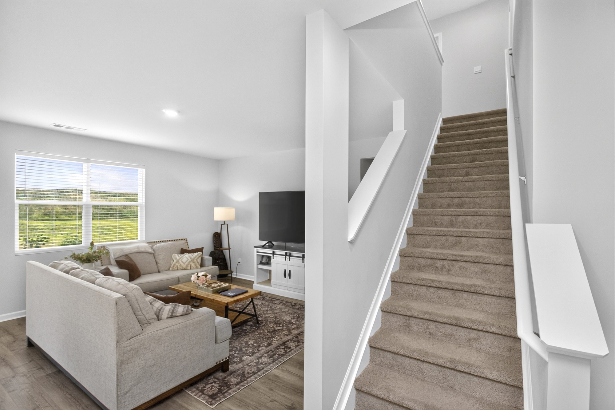 7301 Golden Way Property Photo 9