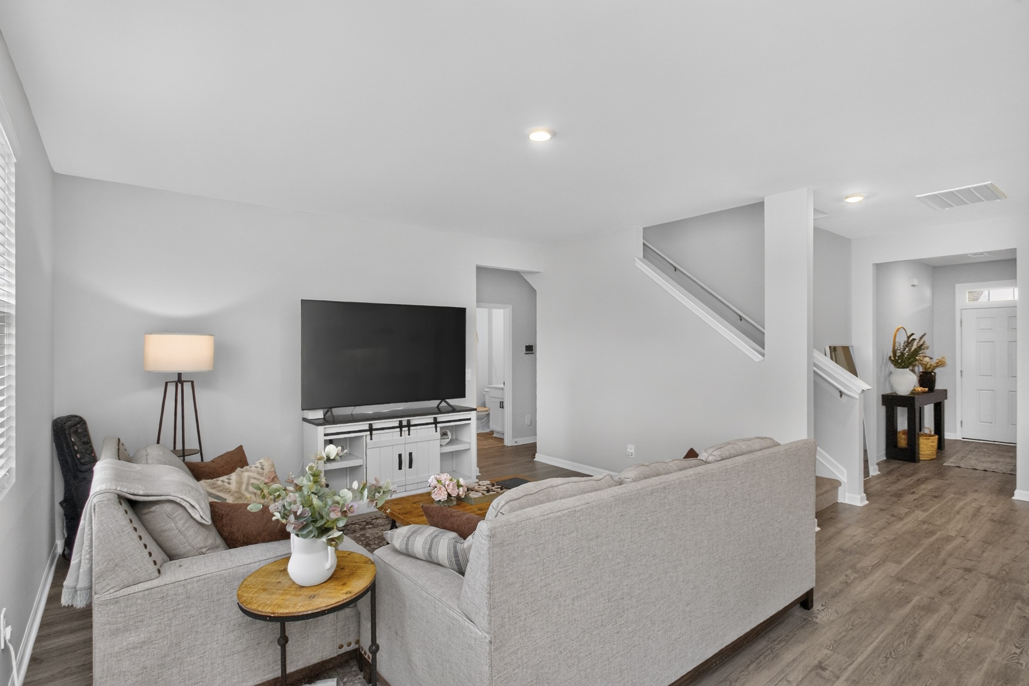 7301 Golden Way Property Photo 16