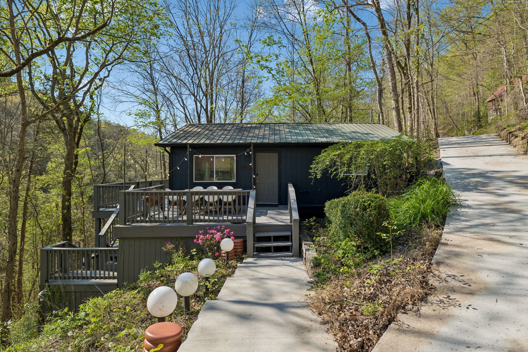 1407 Lakeside Dr Property Photo 1