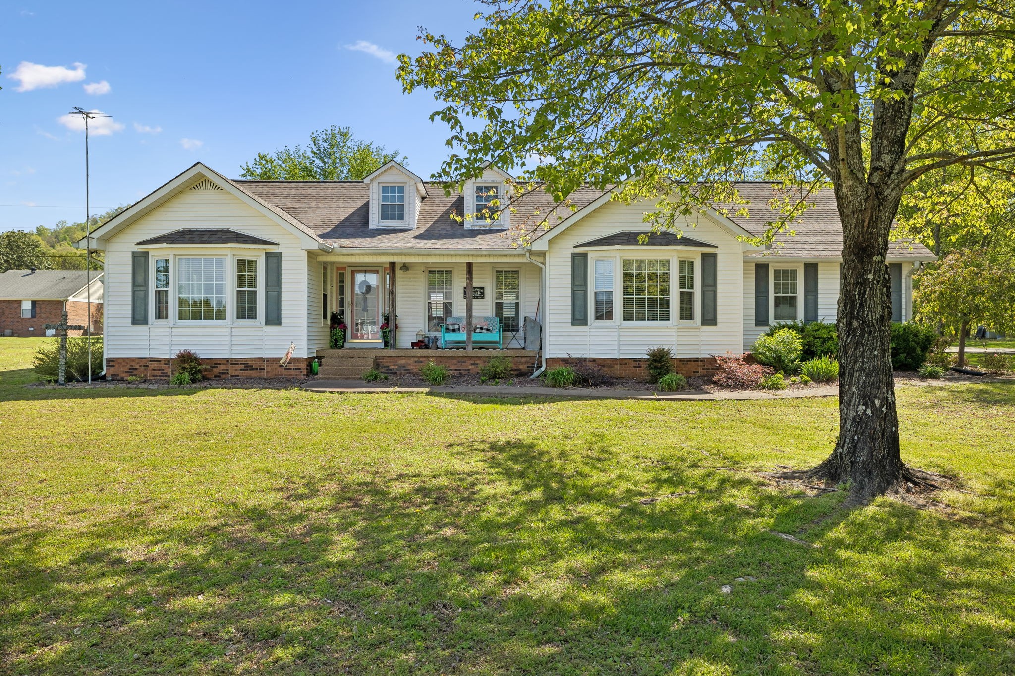 23 Elmwood Blvd Property Photo 1