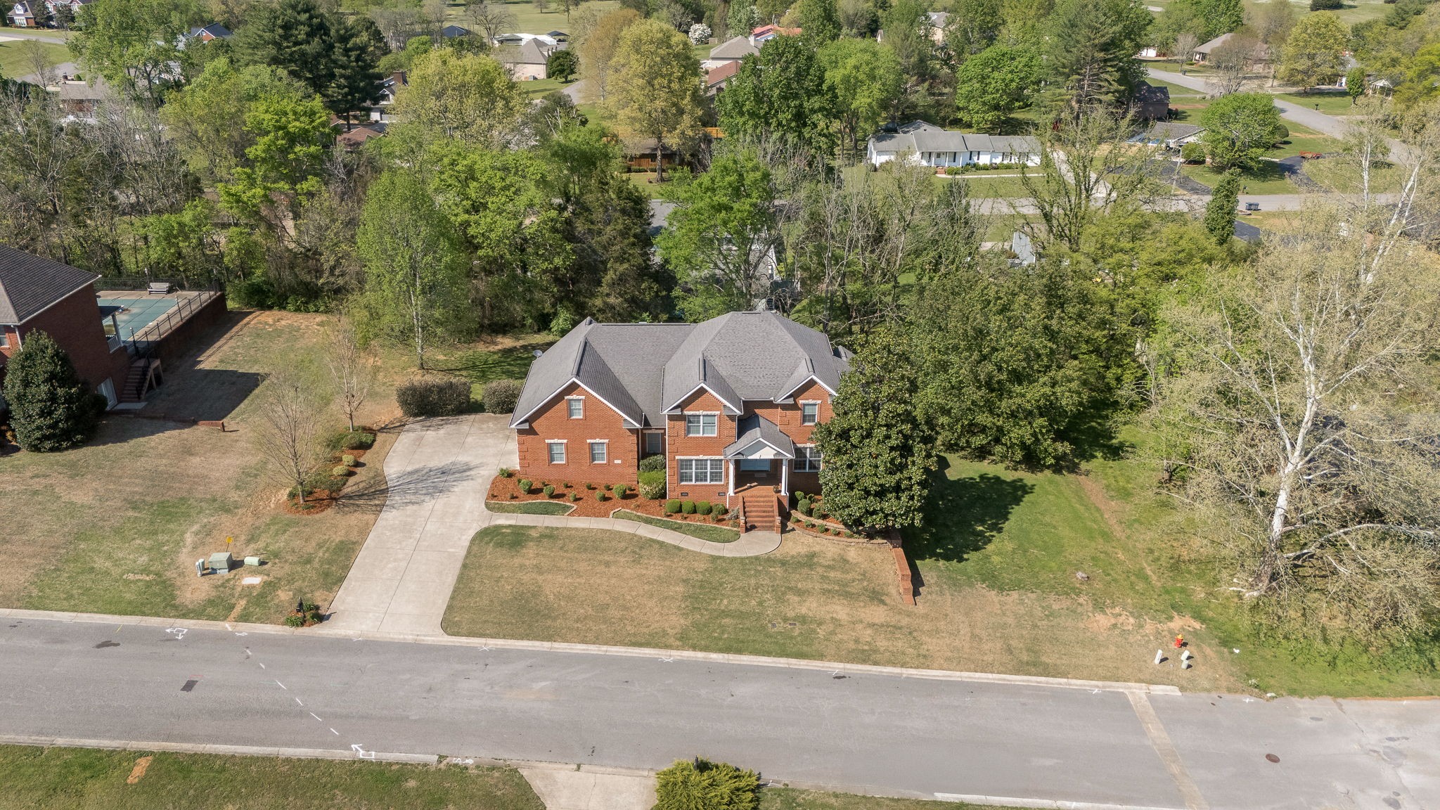 913 Dogwood Dr