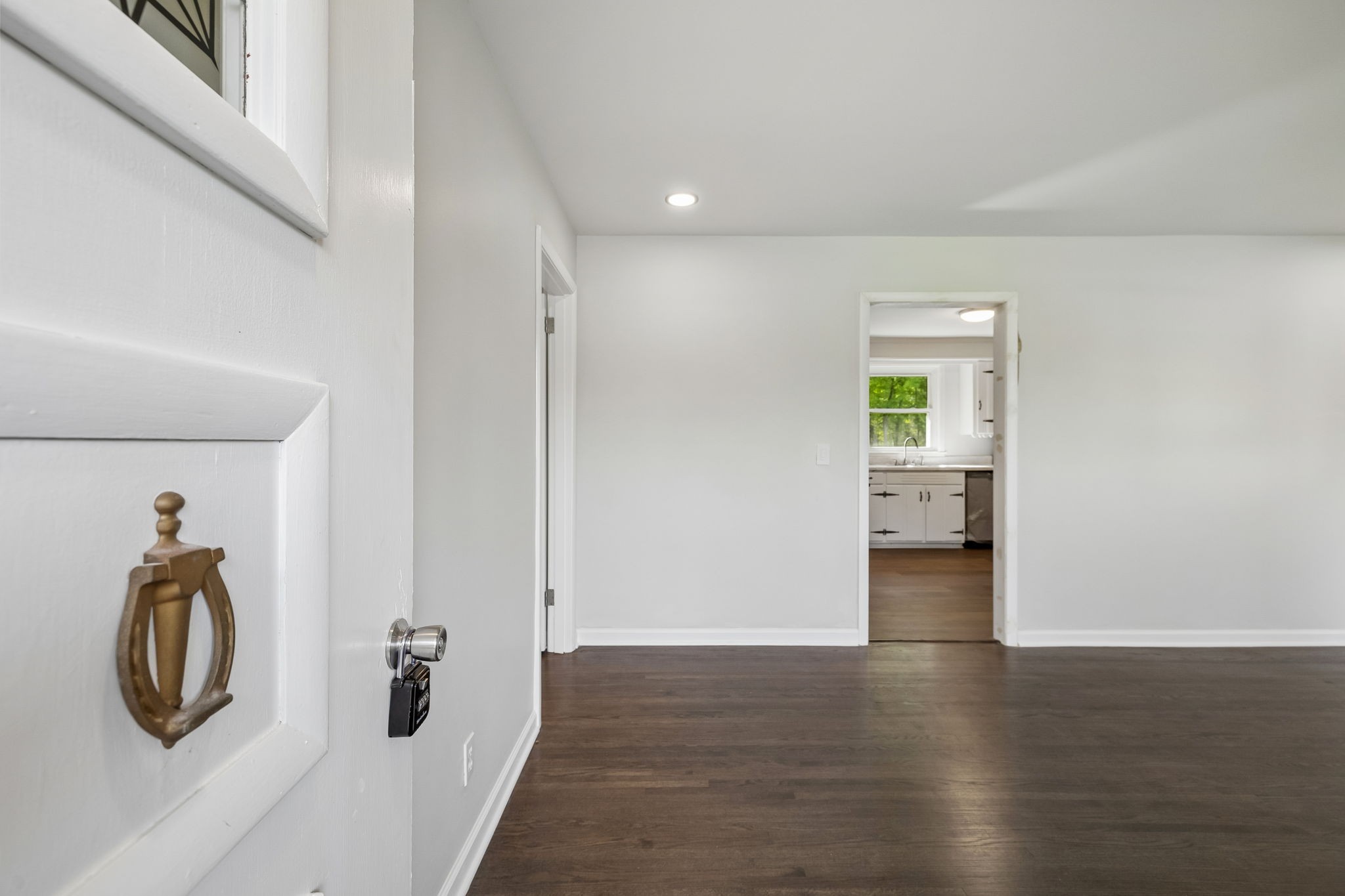 1003 Twin Creek Rd Property Photo 6