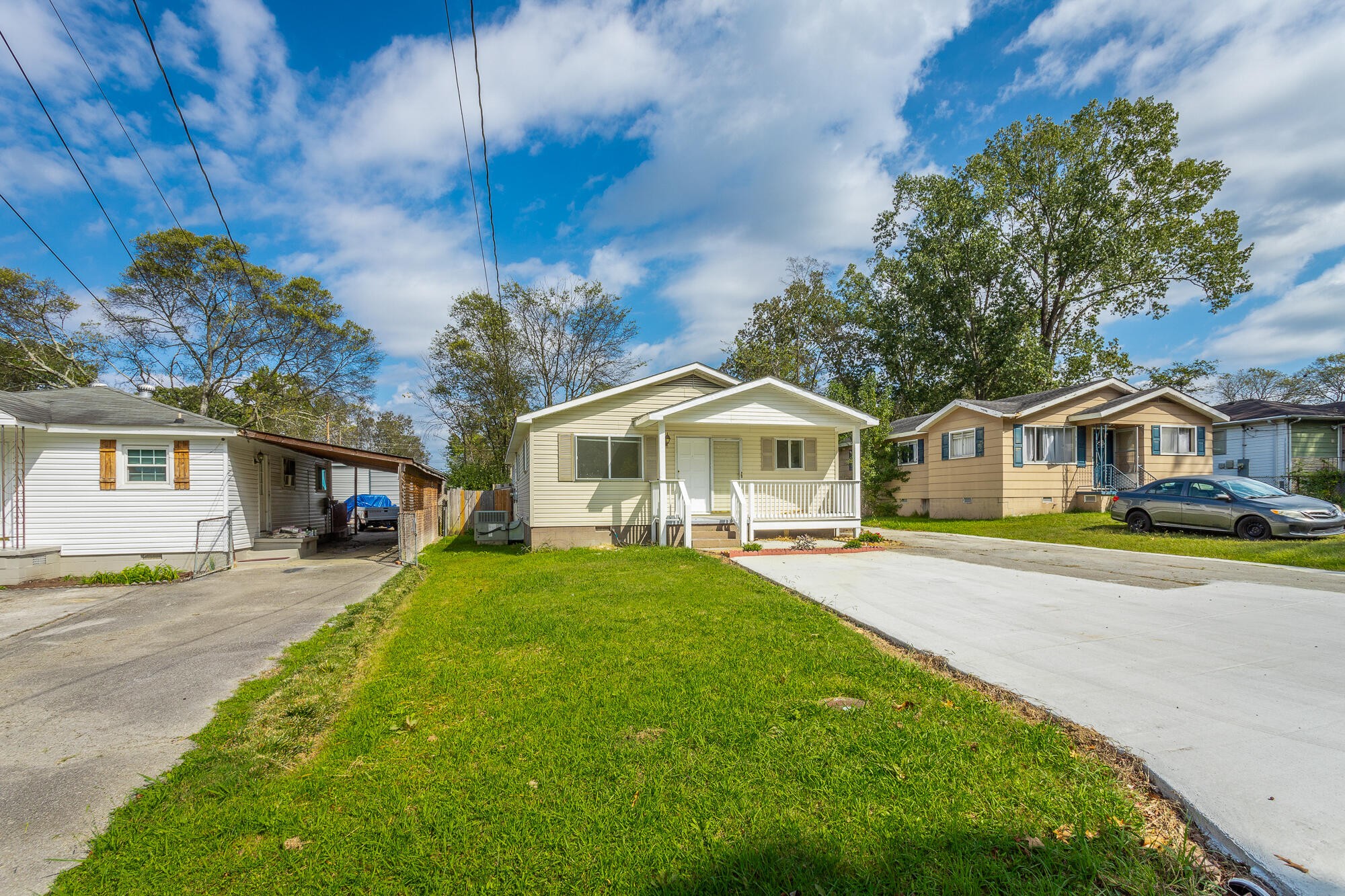 6011 Wellworth Avenue Property Photo 1