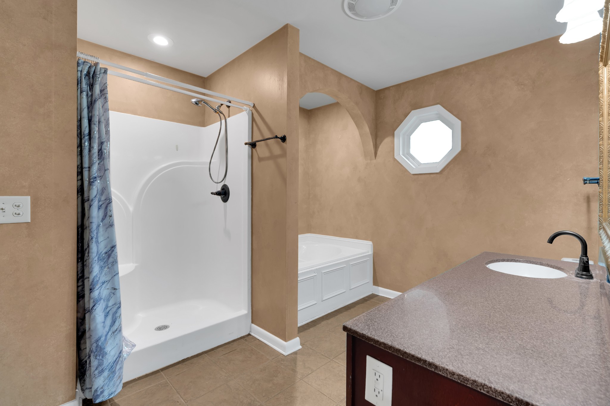 780 Hull Ave Property Photo 36