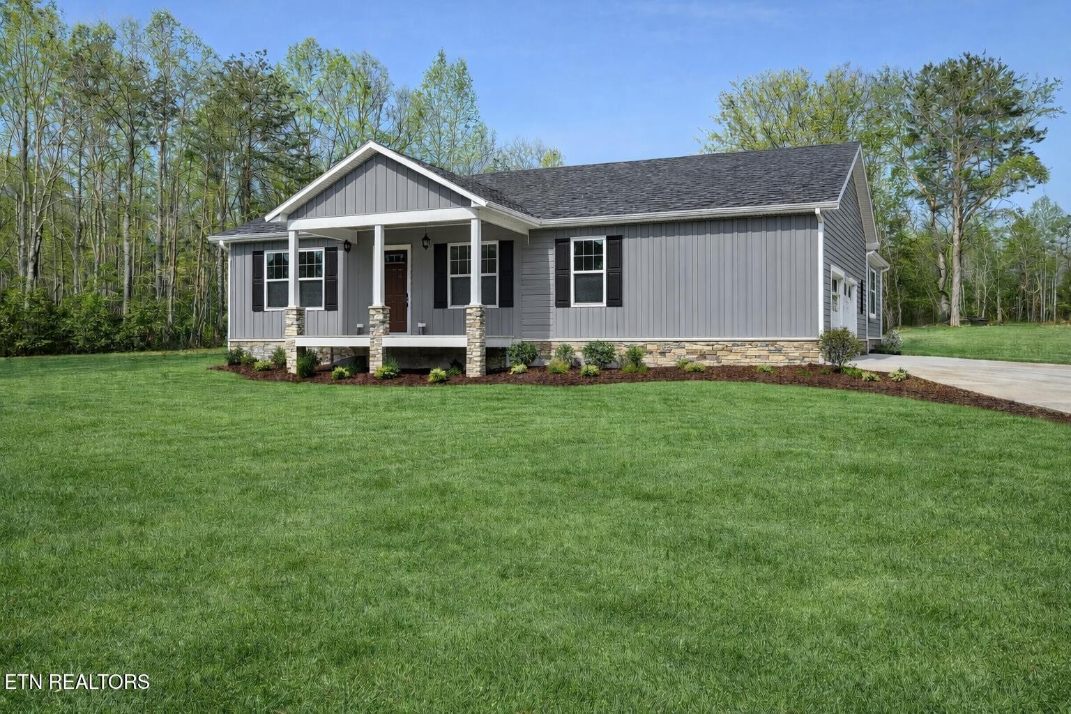 2226 Country Club Rd Property Photo 2