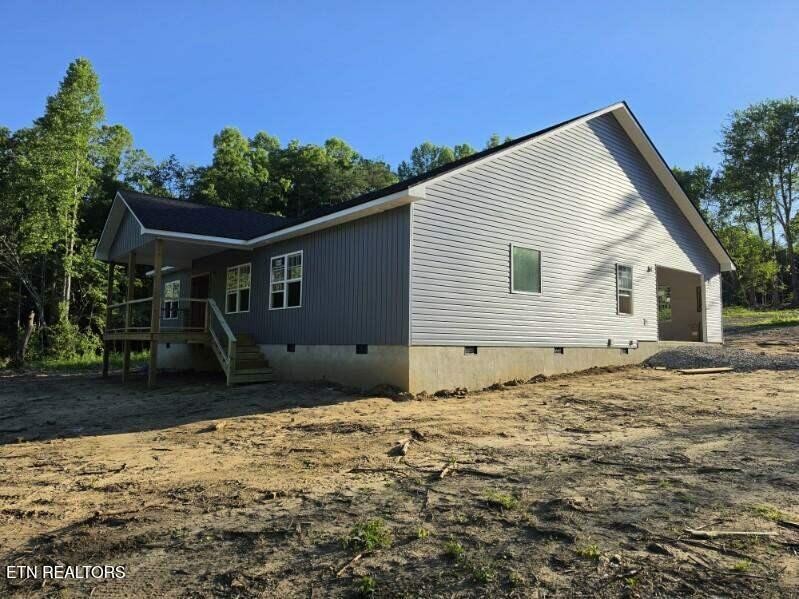 2226 Country Club Rd Property Photo 4