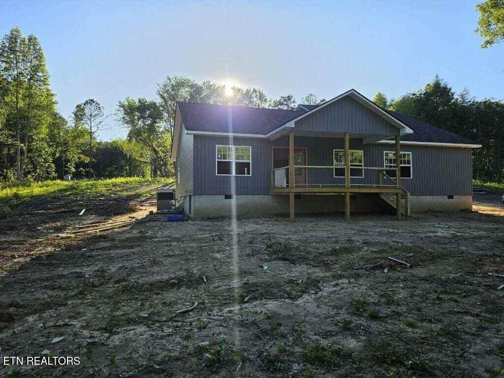 2226 Country Club Rd Property Photo 7
