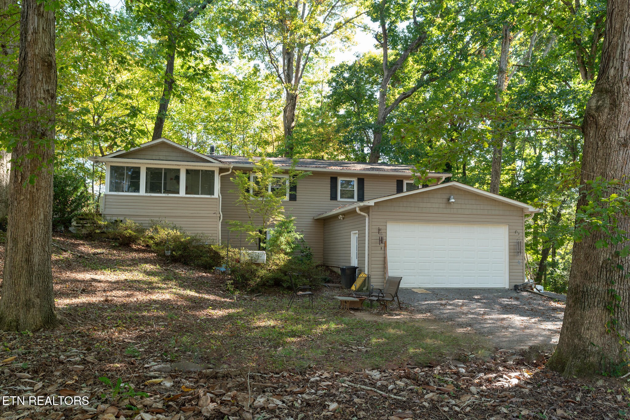 1631 Maplegreen Lane Property Photo 1