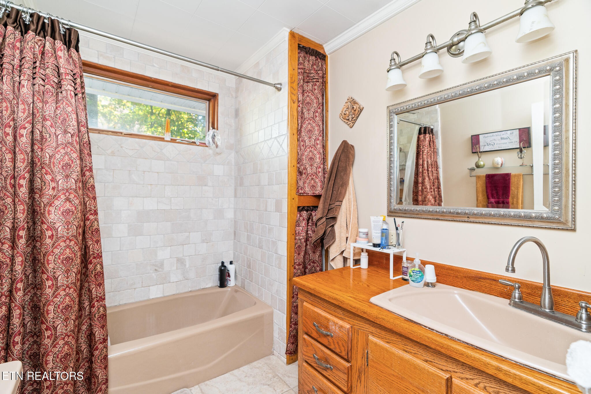 1631 Maplegreen Lane Property Photo 13