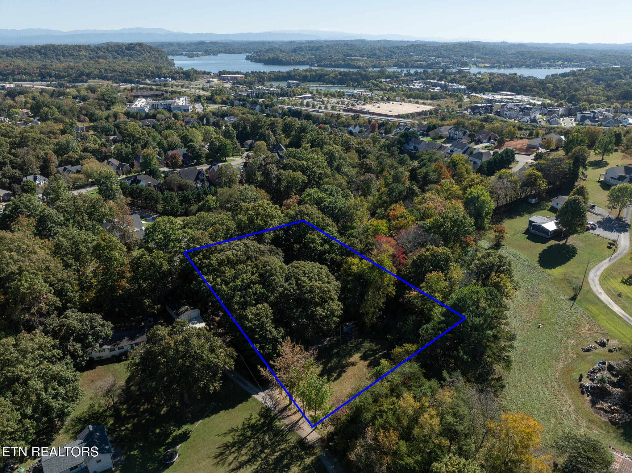 1631 Maplegreen Lane Property Photo 33