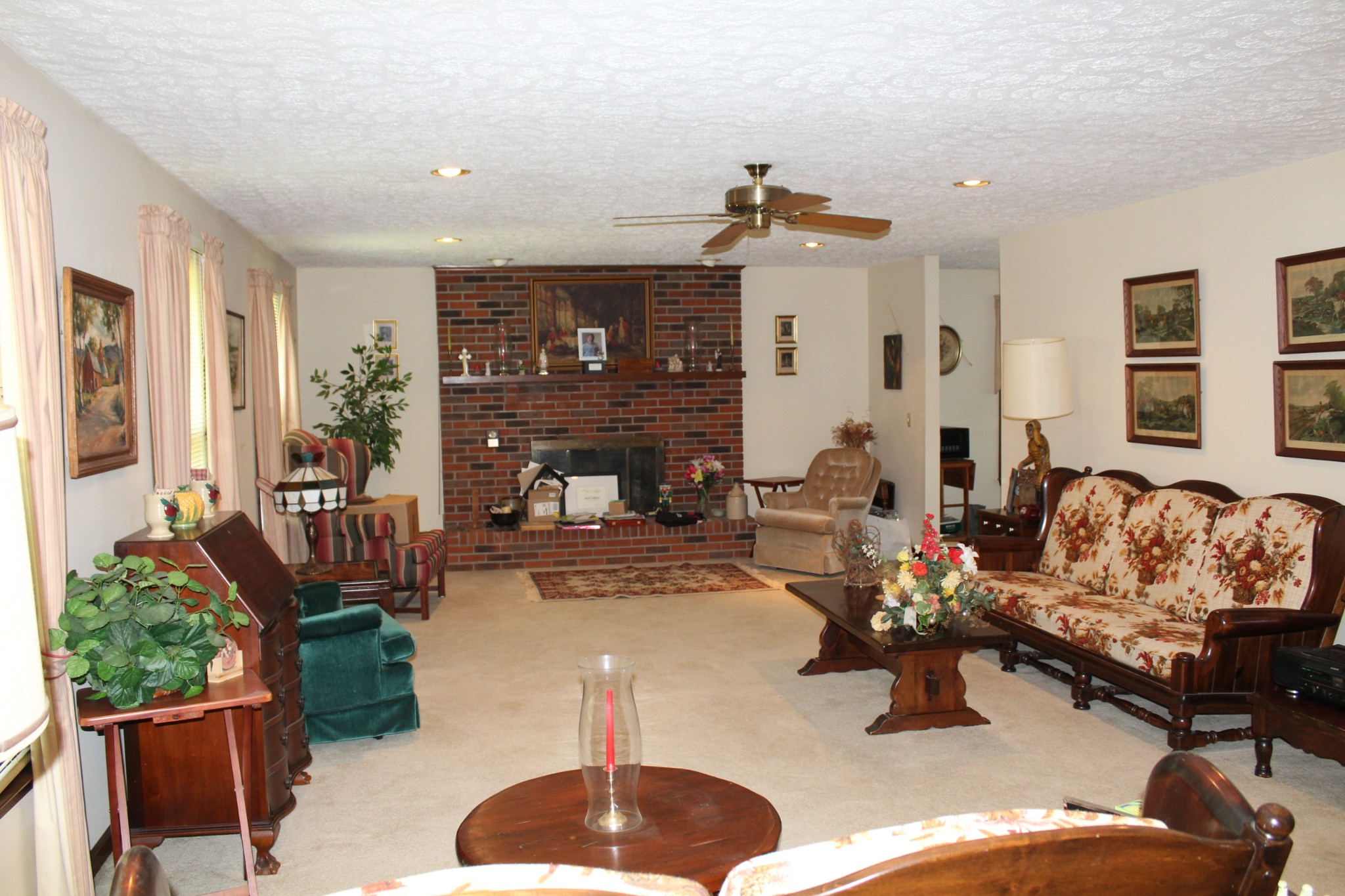 2134 Williamsburg Cir Property Photo 2