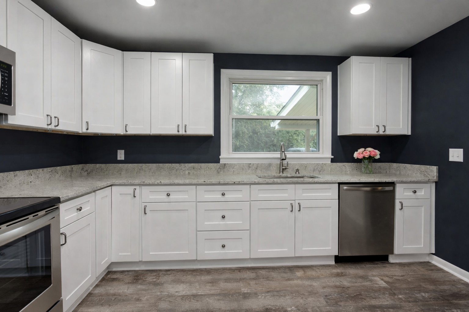 100 Haven St Property Photo 2