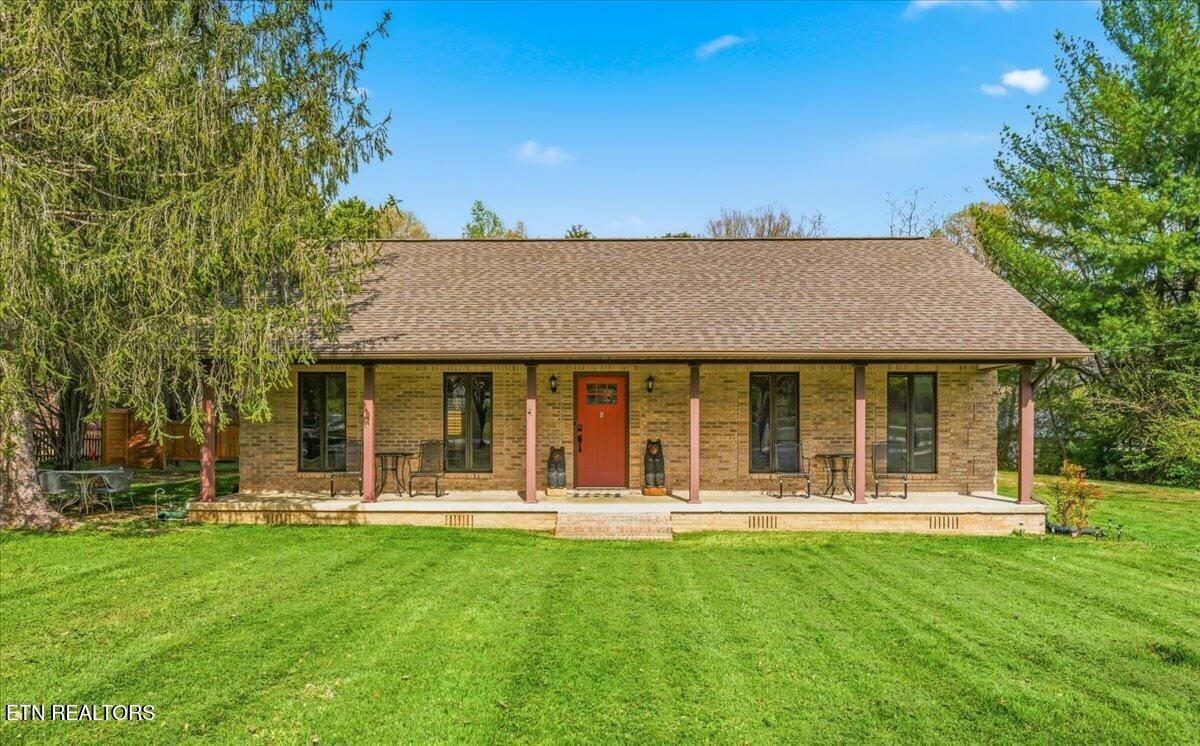 3120 Wears Drive Property Photo 1