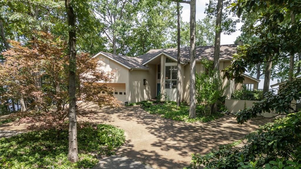 305 Keck Ln Property Photo 1