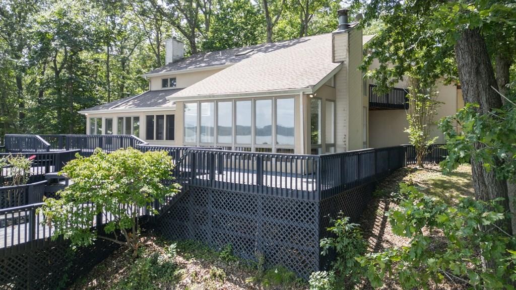 305 Keck Ln Property Photo 3