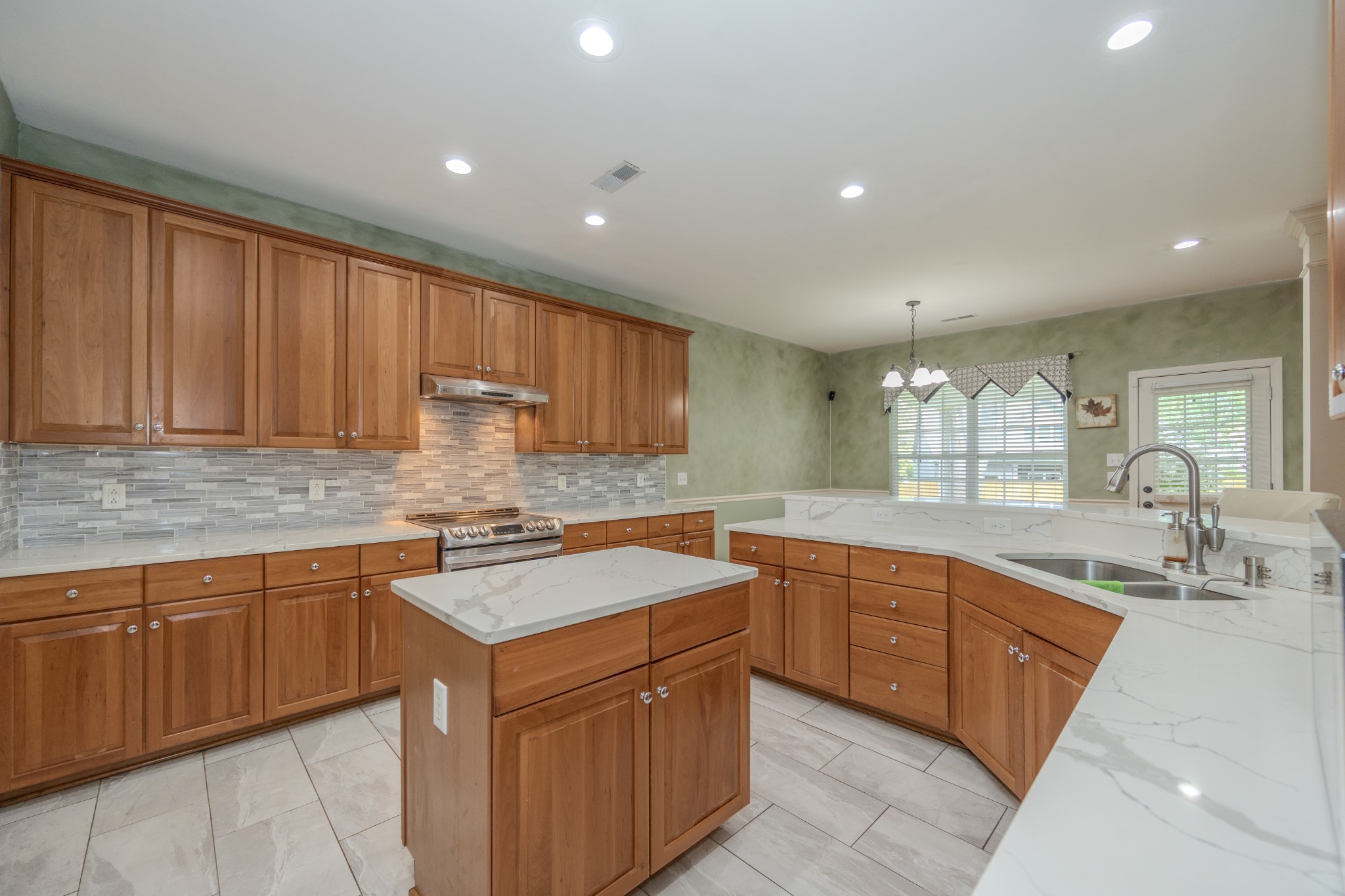 1204 Misty Glen Ct Property Photo 18