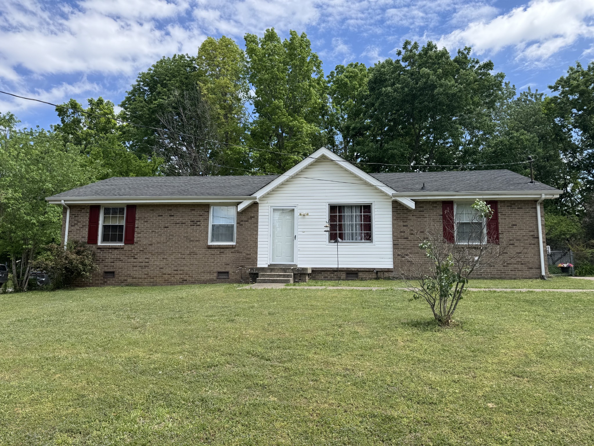 236 Charlemagne Blvd Property Photo 1