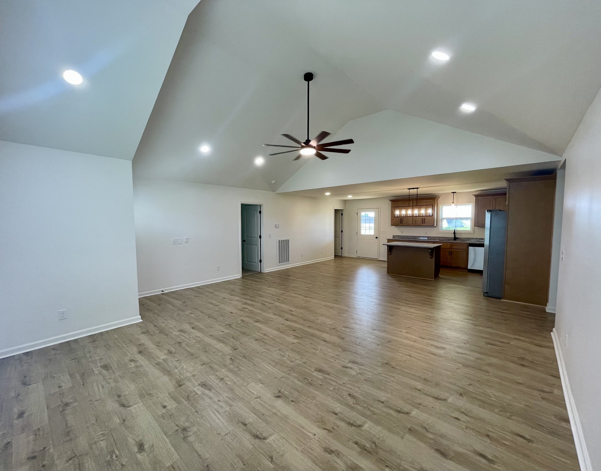 100 Donald Dr Property Photo 3