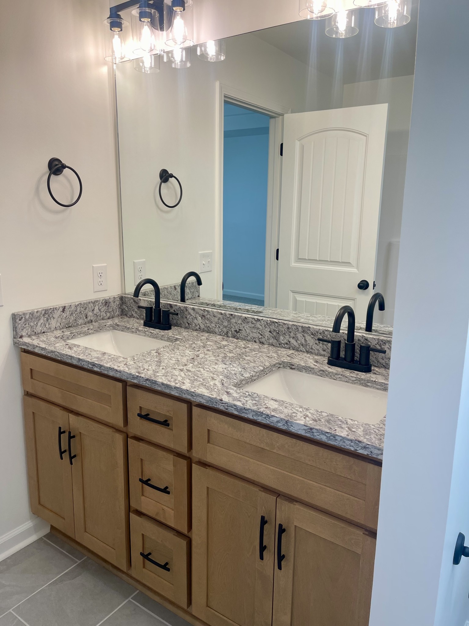 100 Donald Dr Property Photo 12