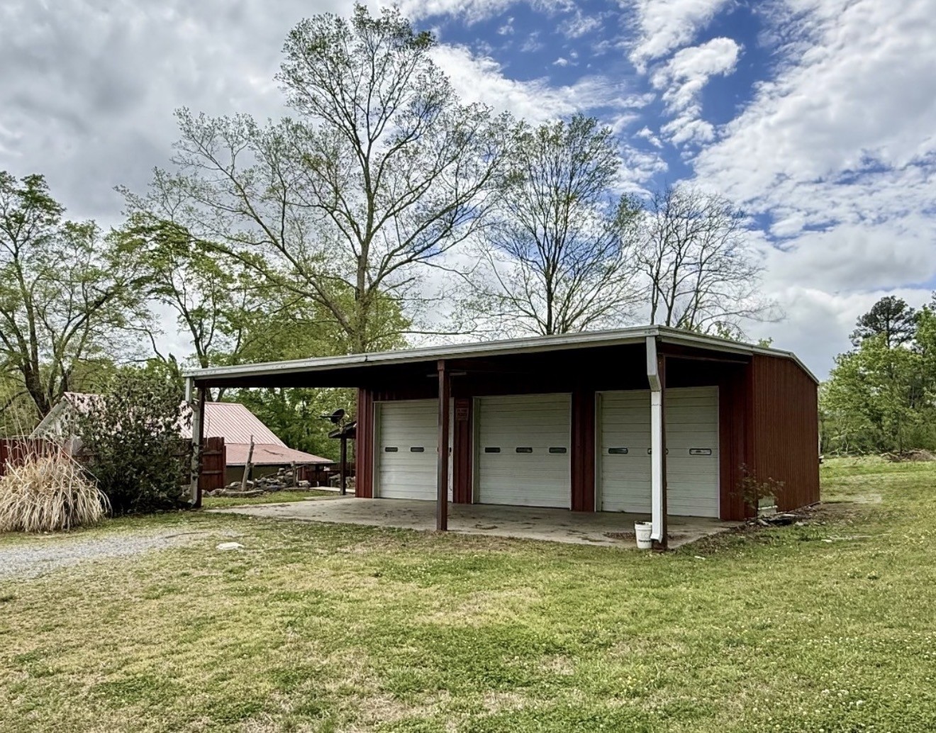 2114 Edgewood Rd Property Photo 2