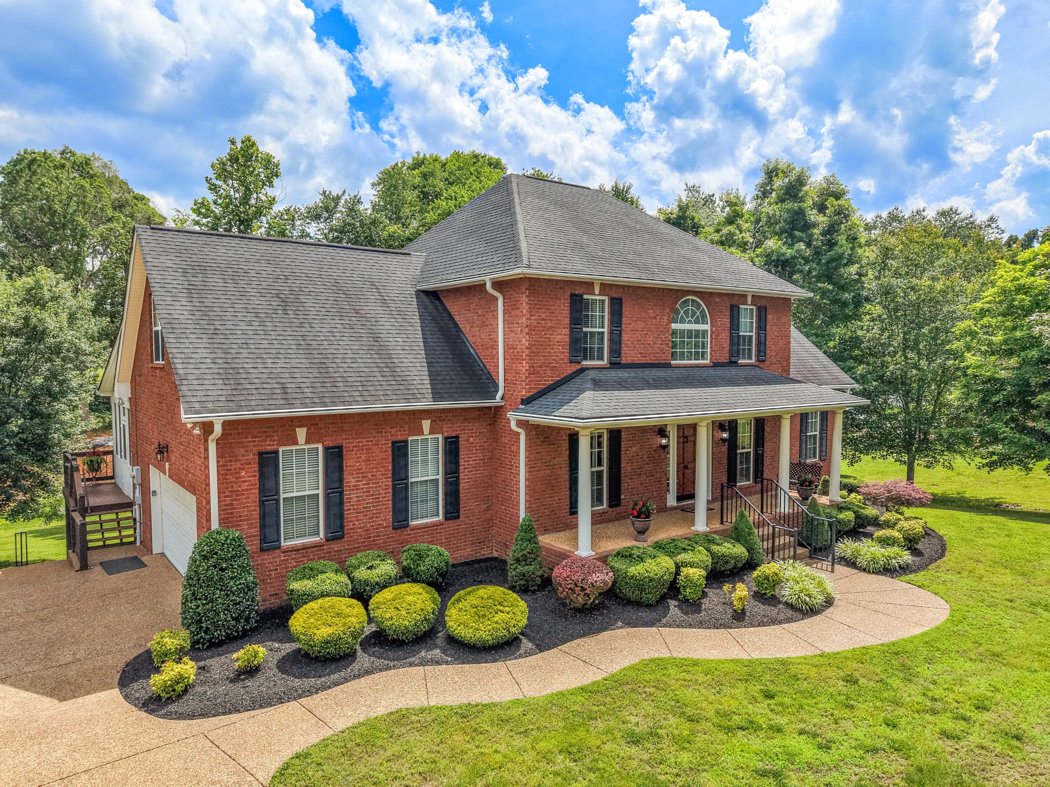 106 Meadowood Loop