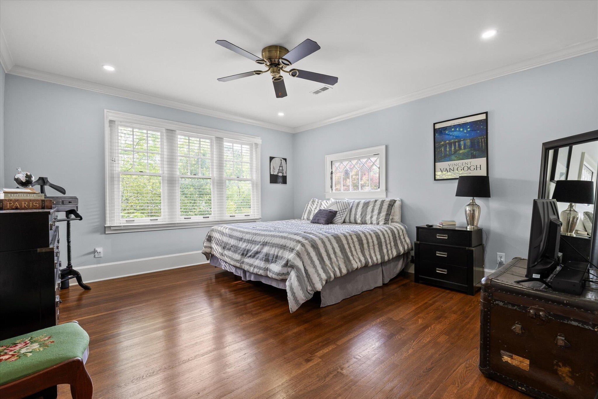 330 Crestway Drive Property Photo 4