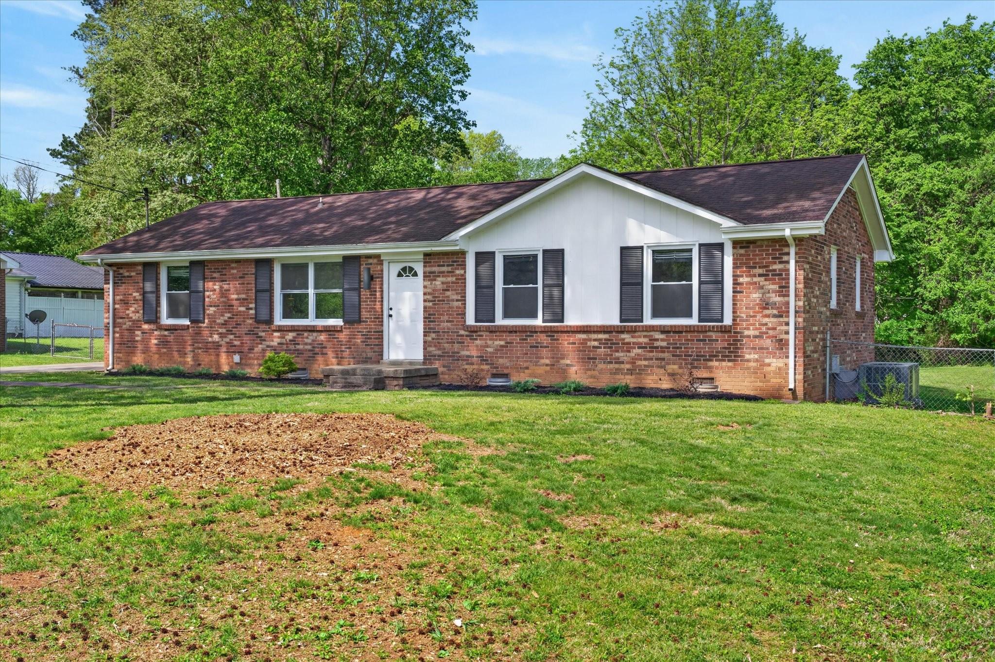 312 Golden Dr Property Photo 1
